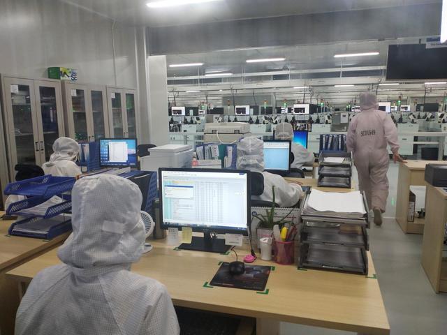 園區(qū)江西省兆馳半導體有限公司,這是一家專業(yè)生產(chǎn)數(shù)碼產(chǎn)品的高科技